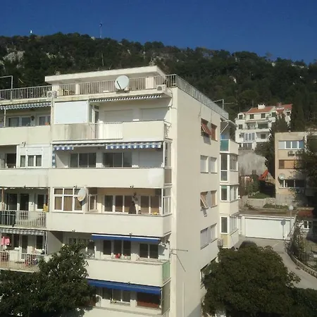 Ulica Antuna Mihanovica 51a Apartment *